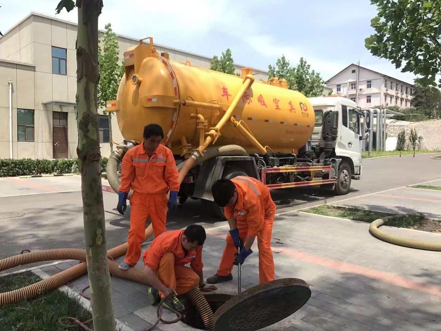 青浦化粪池清理与5-8吨吸粪车施工效率分析